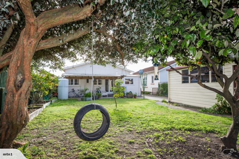 Photo of property in 7 Winifred Street, Napier South, Napier, 4110