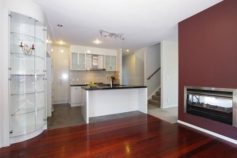 Photo of property in 26 Catlins Place, Fairview Heights, Auckland, 0632