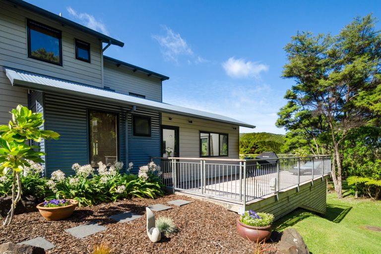 Photo of property in 81 Stoney Creek Drive, Waitakere, Henderson, 0782