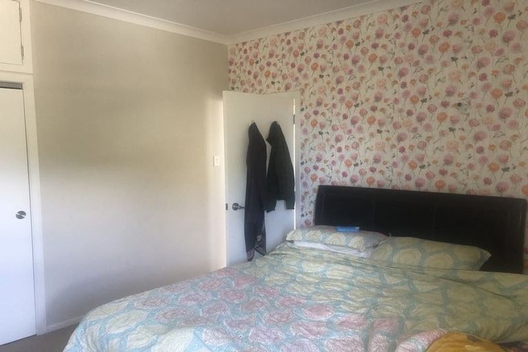 Photo of property in 102 Mangorei Road, Merrilands, New Plymouth, 4312