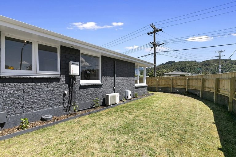 Photo of property in 35 Percy Cameron Street, Avalon, Lower Hutt, 5011