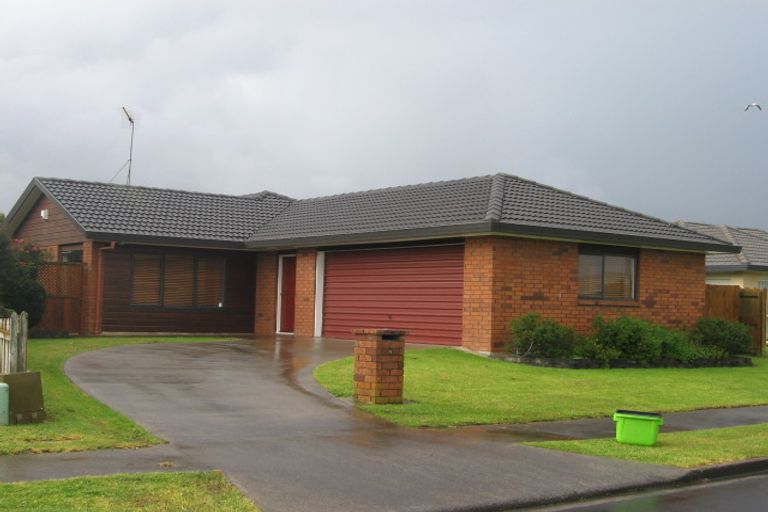 Photo of property in 6 Lutana Place, Burswood, Auckland, 2013