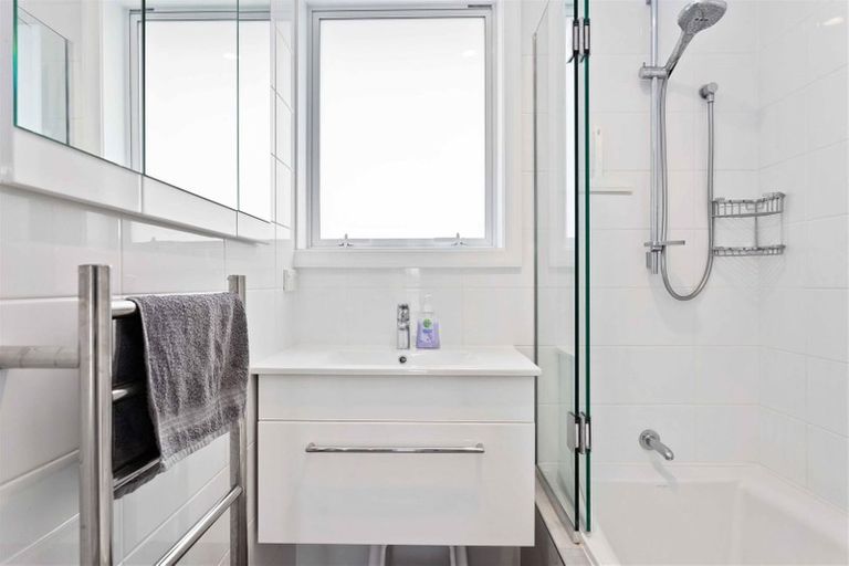 Photo of property in 1/14 Donegal Street, Belfast, Christchurch, 8051