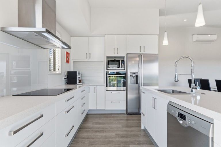 Photo of property in 29 Harding Drive, Papamoa Beach, Papamoa, 3118