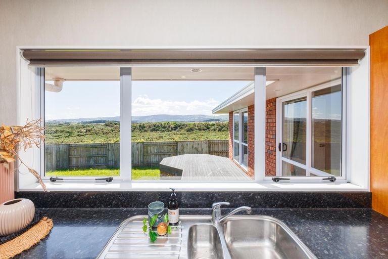 Photo of property in 20 Johnstone Drive, Fitzherbert, Palmerston North, 4410