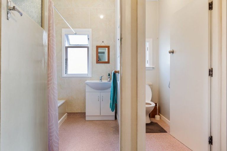 Photo of property in 13 Winchester Street, Levin, 5510