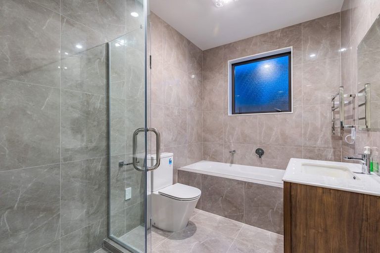 Photo of property in 7 Ropere Street, Kumeu, 0810