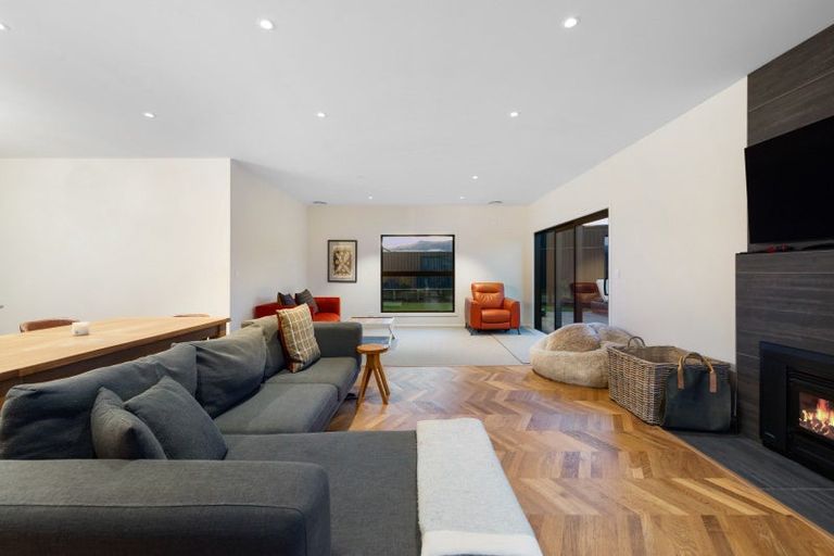 Photo of property in 16 Travertine Street, Cromwell, 9310