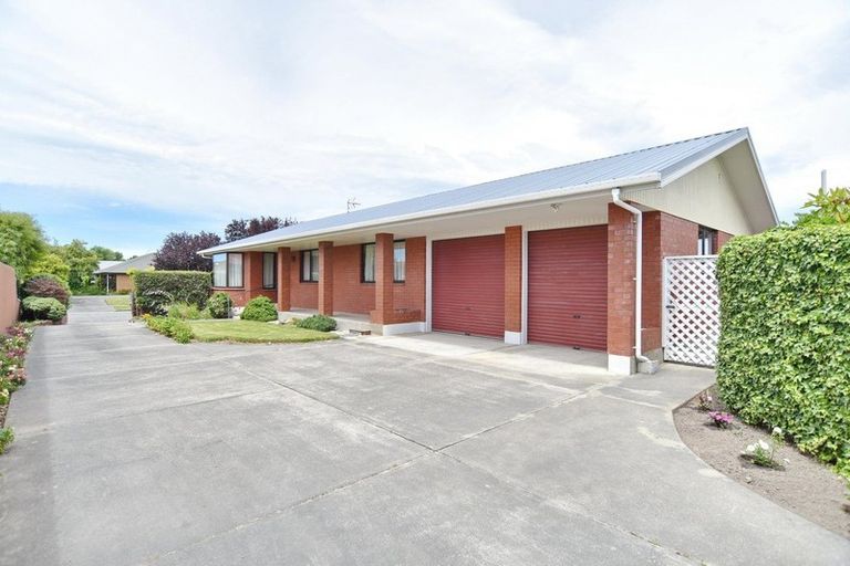 Photo of property in 15 Regent Avenue, Rangiora, 7400