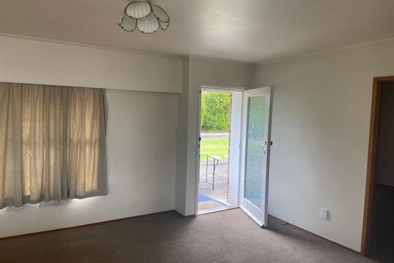 Photo of property in 2/4 Anne Road, Hillcrest, Auckland, 0627