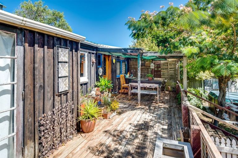 Photo of property in 1/422 Main North Road, Bay View, Napier, 4104