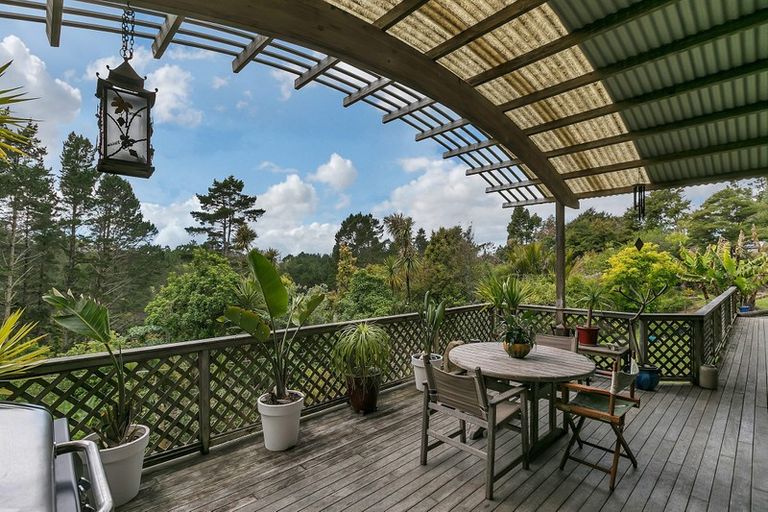 Photo of property in 142 Wade River Road, Wade Heads, Whangaparaoa, 0932