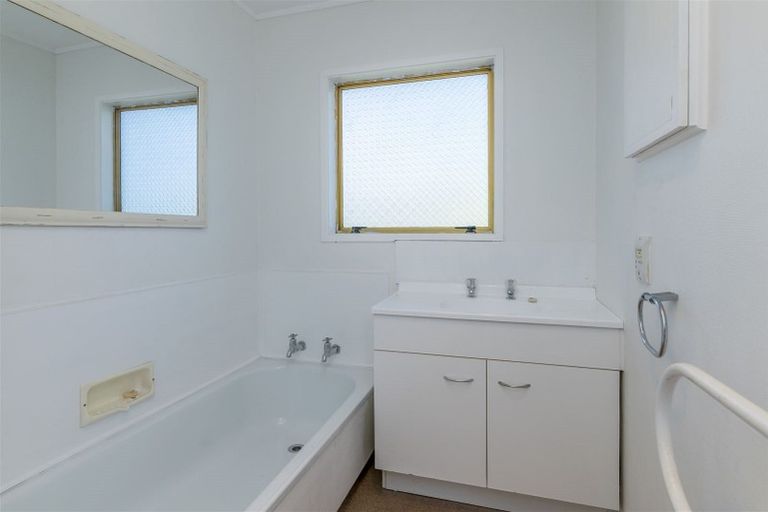 Photo of property in 92 Kennedy Drive, Levin, 5510