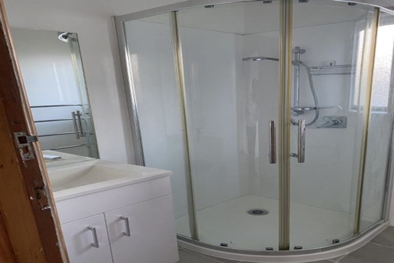 Photo of property in 1/15 Tane Street, New Lynn, Auckland, 0600