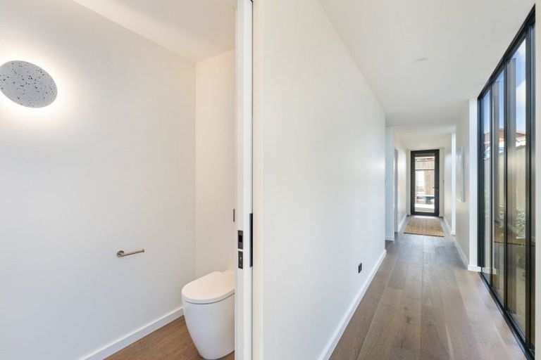 Photo of property in 10a Whiteley Street, Moturoa, New Plymouth, 4310