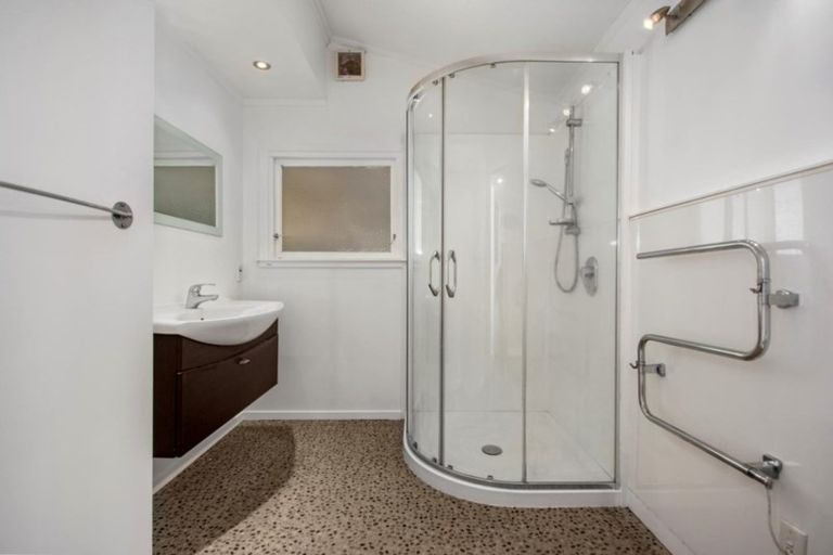 Photo of property in 202 Welcome Bay Road, Welcome Bay, Tauranga, 3112