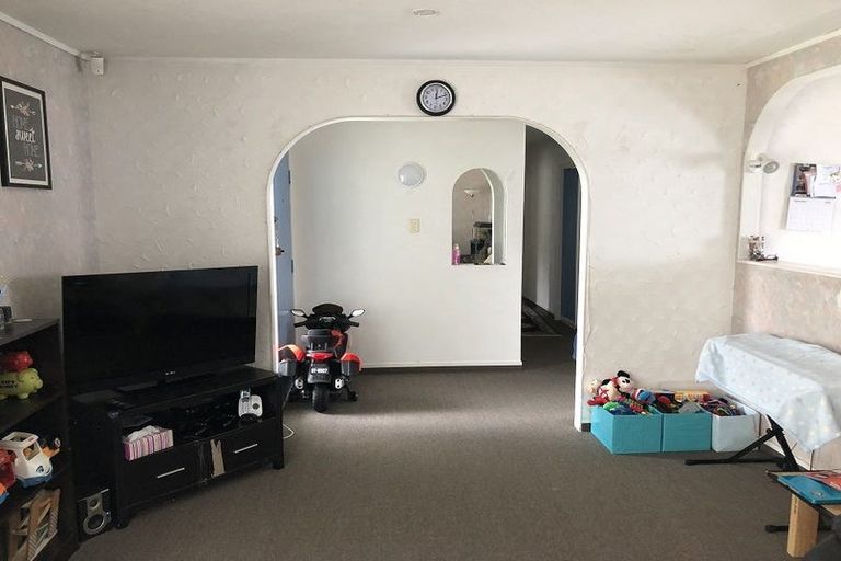 Photo of property in 132 Cascades Road, Pakuranga Heights, Auckland, 2010