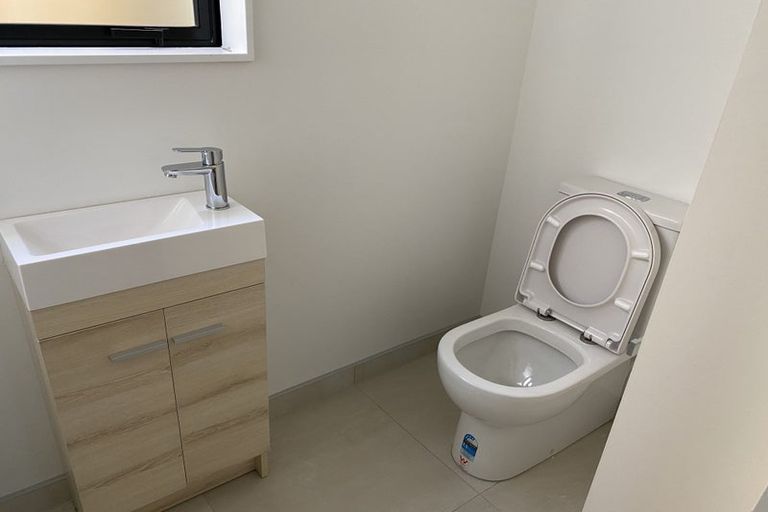 Photo of property in 26a Grenada Avenue, Forrest Hill, Auckland, 0620