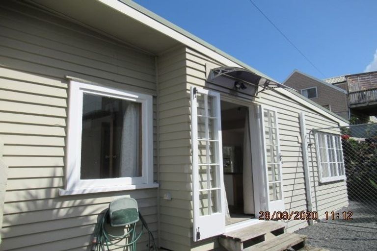 Photo of property in 5 Montana Avenue, Murrays Bay, Auckland, 0630