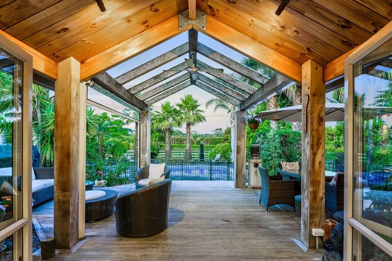 Photo of property in 136 Oraha Road, Kumeu, 0892