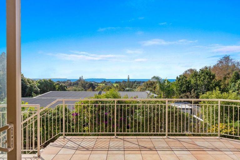 Photo of property in 3/56 Castor Bay Road, Castor Bay, Auckland, 0620