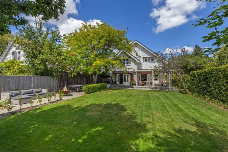 Photo of property in 82 Glandovey Road, Fendalton, Christchurch, 8052