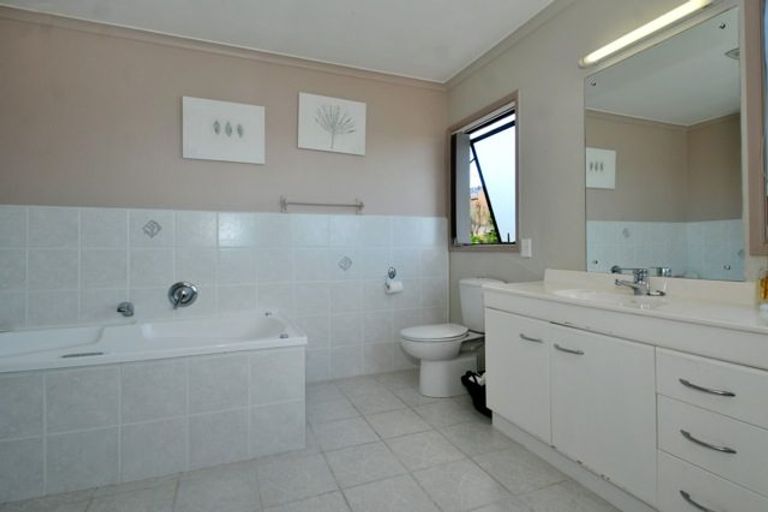 Photo of property in 5 Clifton Road, Browns Bay, Auckland, 0630