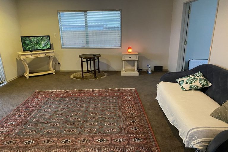 Photo of property in 38 Hattaway Avenue, Bucklands Beach, Auckland, 2012