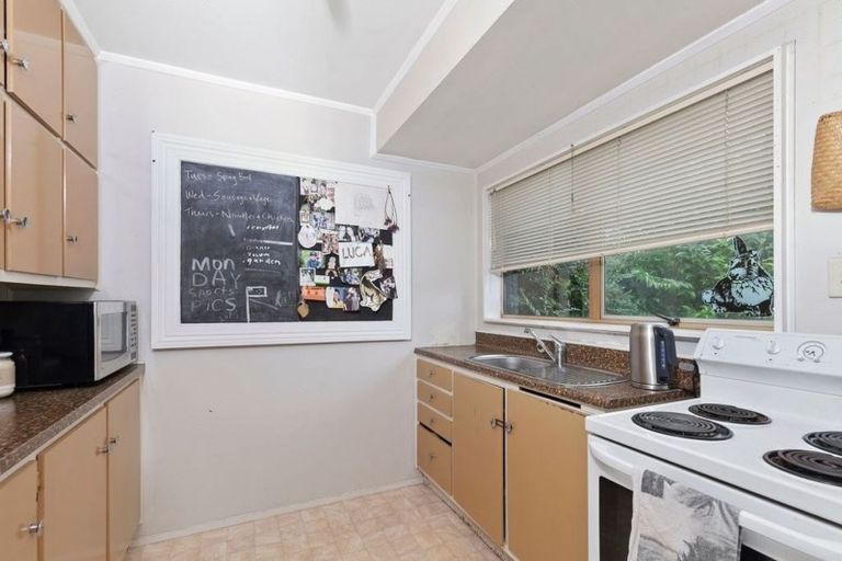 Photo of property in 2/6 Trafalgar Road, Milford, Auckland, 0620