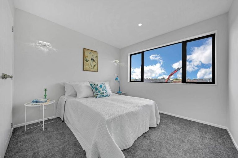 Photo of property in 2 Ritetai Street, Clarks Beach, 2122