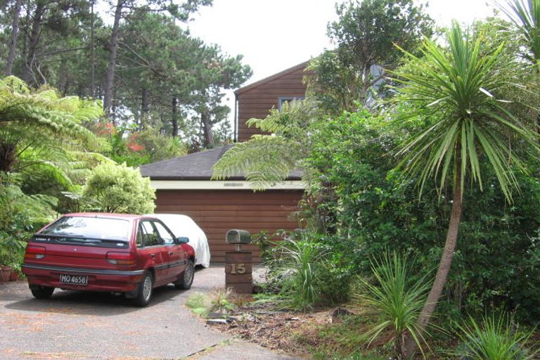 Photo of property in 15 Tree Fern Trail, Campbells Bay, Auckland, 0630