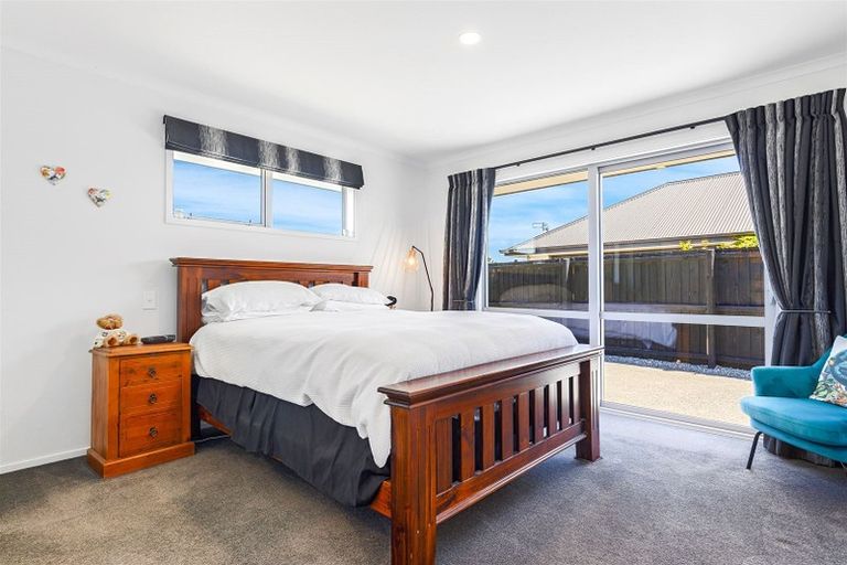 Photo of property in 155 Queenspark Drive, Parklands, Christchurch, 8083