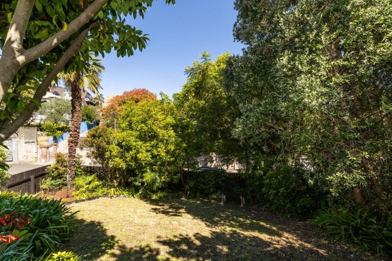 Photo of property in 79 Milton Road, Bluff Hill, Napier, 4110