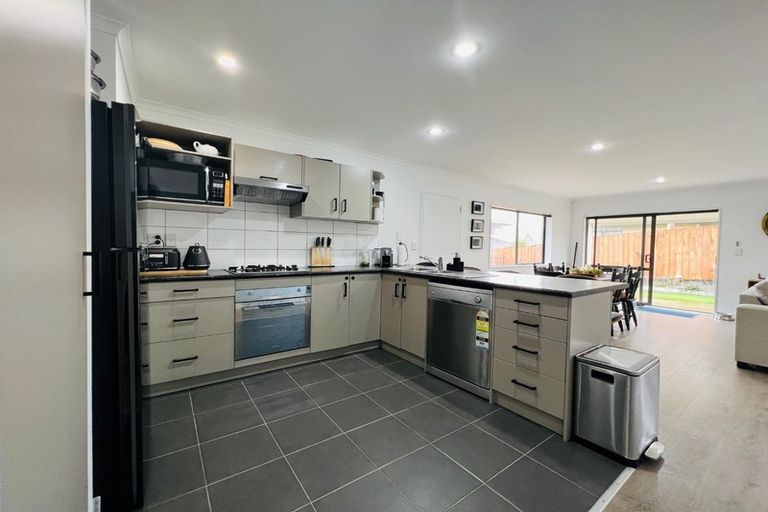 Photo of property in 18 Saralee Drive, Manurewa, Auckland, 2105