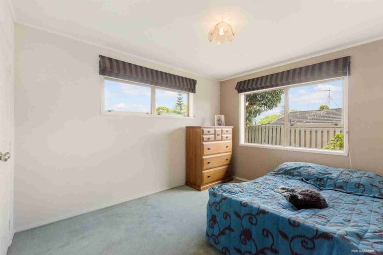 Photo of property in 116 Glenmore Road, Sunnyhills, Auckland, 2010