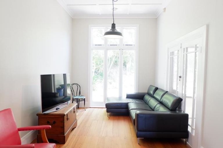 Photo of property in 35 Central Terrace, Kelburn, Wellington, 6012