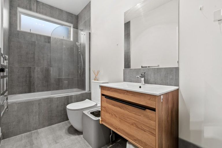 Photo of property in 6 Swamp Kauri Grove, Papakura, 2110