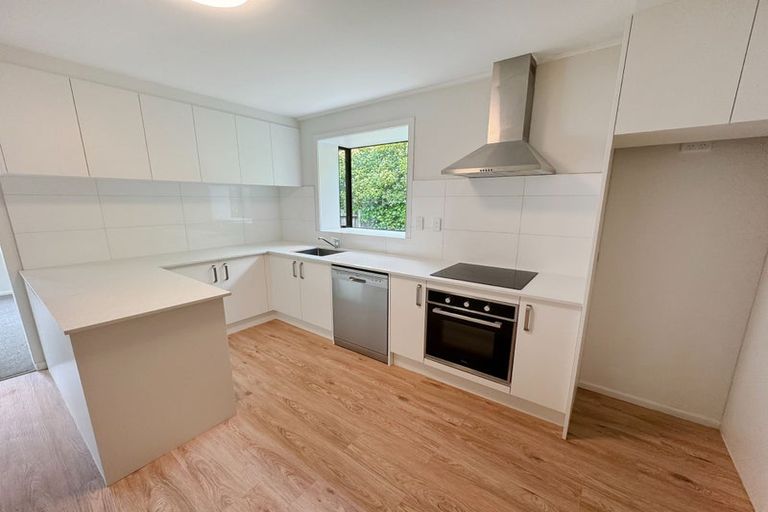 Photo of property in 16 Manor Place, Bryndwr, Christchurch, 8053