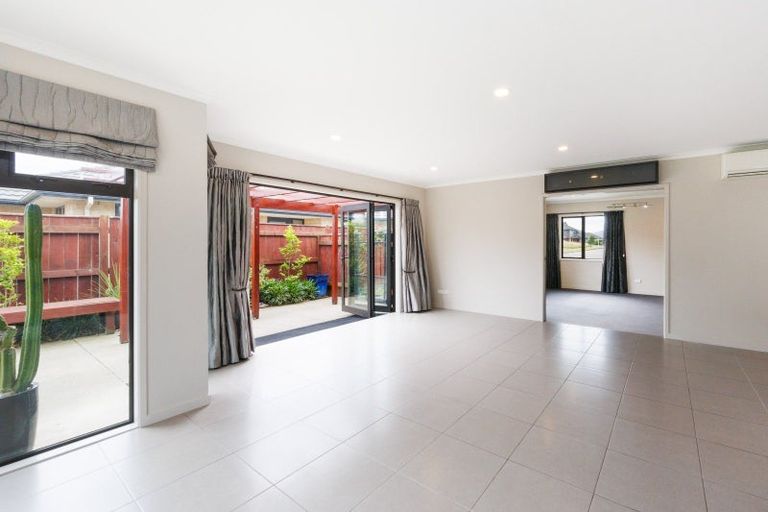 Photo of property in 35 Pegasus Place, Kelvin Grove, Palmerston North, 4414