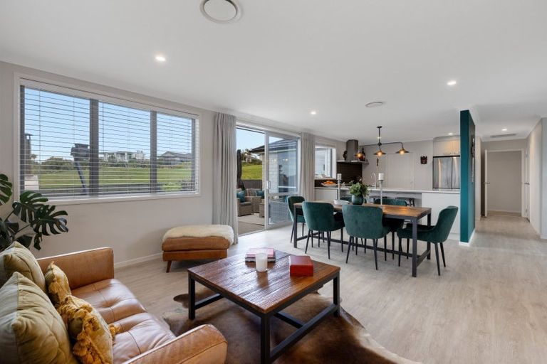 Photo of property in 7 Shoreview Close, Omokoroa, 3114