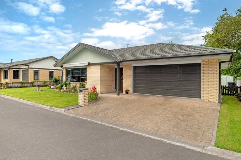 Photo of property in 8 Coulston Place, Riverdale, Gisborne, 4010