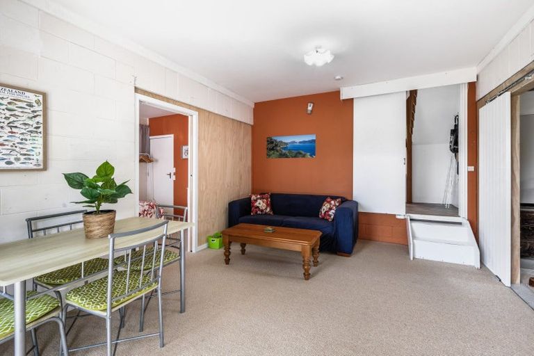 Photo of property in 30 Beach Road, Waikawa, Picton, 7220