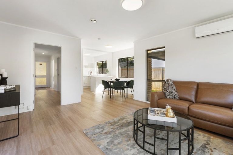Photo of property in 50b Mirrabooka Avenue, Botany Downs, Auckland, 2010
