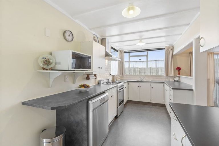 Photo of property in 14 Montgomery Street, Levin, 5510