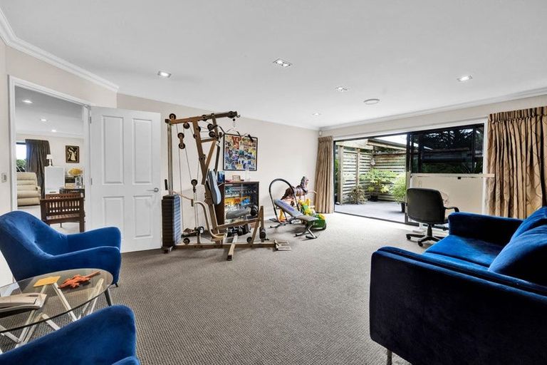 Photo of property in 271 Henwood Road, Paraite, New Plymouth, 4372