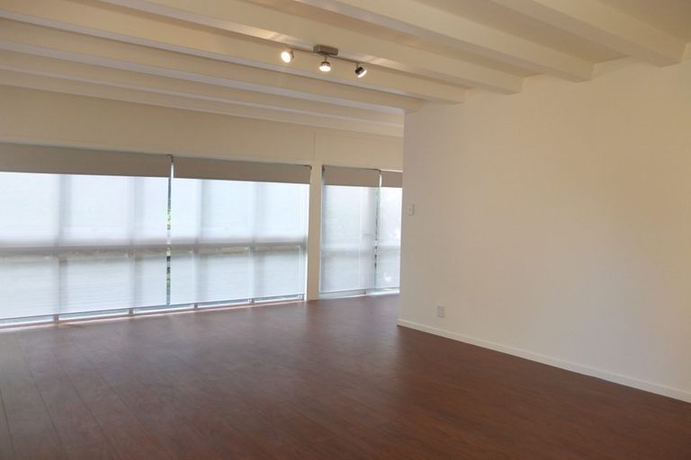 Photo of property in 1/1a Oates Road, Glen Eden, Auckland, 0602