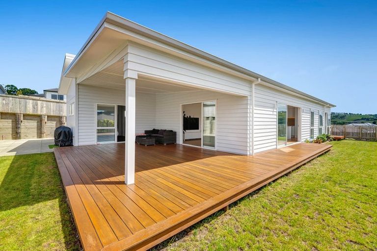 Photo of property in 35 Hewson Drive, Snells Beach, 0920