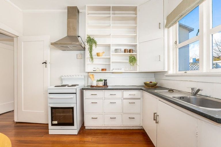 Photo of property in 23 Glamis Avenue, Strathmore Park, Wellington, 6022