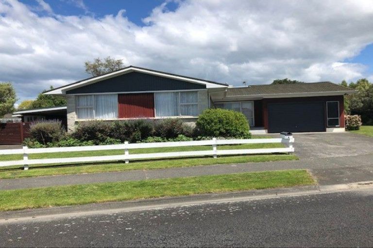 Photo of property in 1 Bale Place, Havelock North, 4130