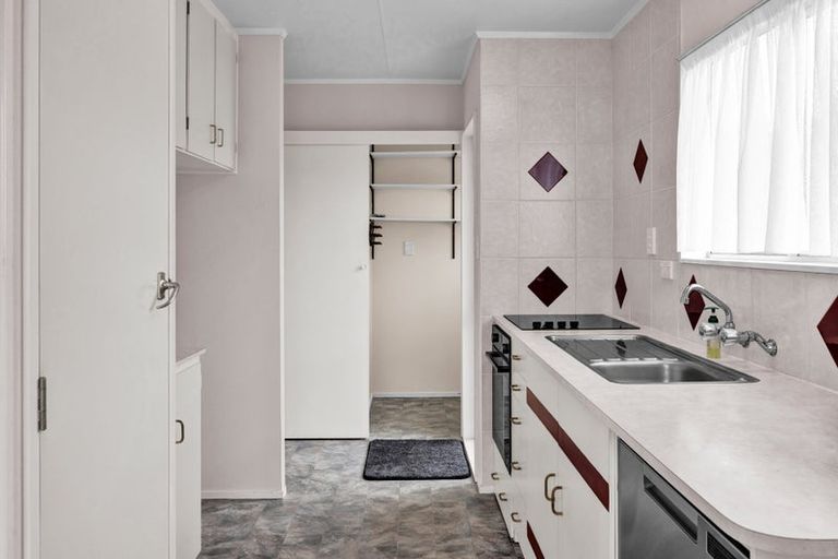 Photo of property in 22 Karaka Street, Inglewood, 4330